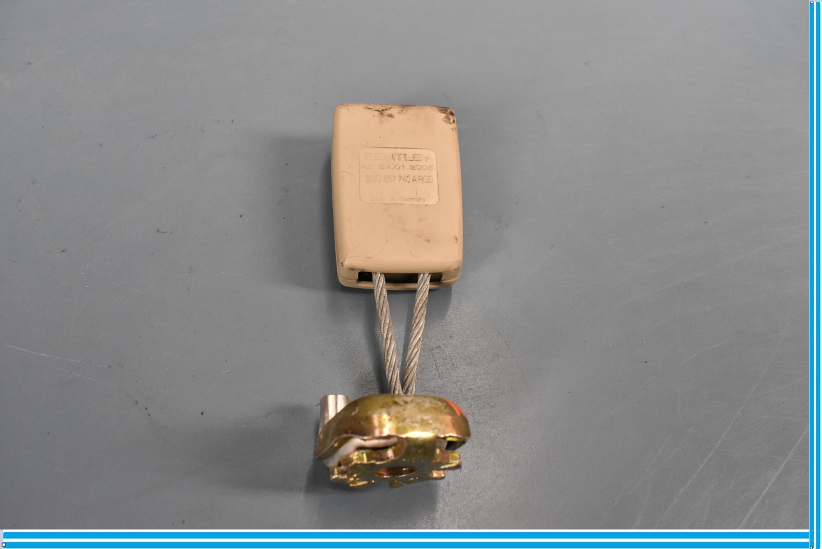 Bentley Continental 2005 Rear Right Seat belt buckle