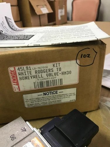 Lennox 45L91 White Rogers to Honeywell Valve HM30 Kit
