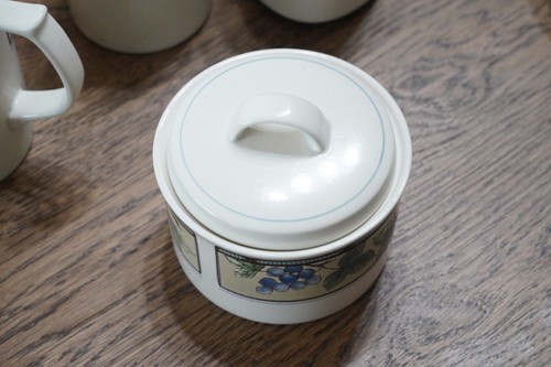 Mikasa Intaglio Garden Harvest Dinnerware Plates Bowls Mugs Serveware & MISC PCS - Picture 77 of 92