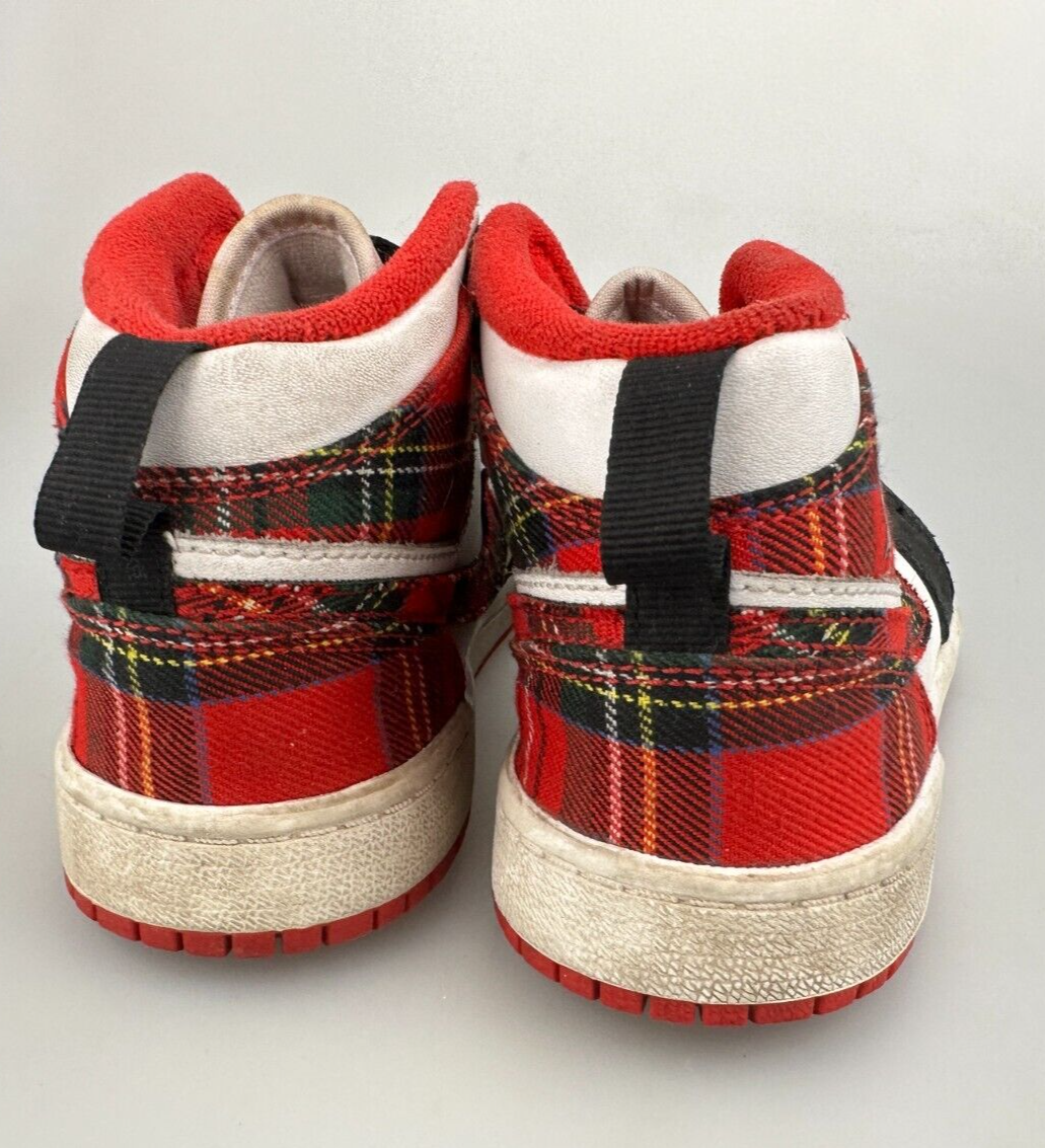 Air Jordan 1 Mid 'Bad Santa' 640734-607 (PS) Size 1Y Black Air Jordan 1 Mid 'Bad Santa' 640734-607 (PS) Size 1Y Black