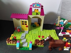 LEGO Juniors 10674 Pony Farm set