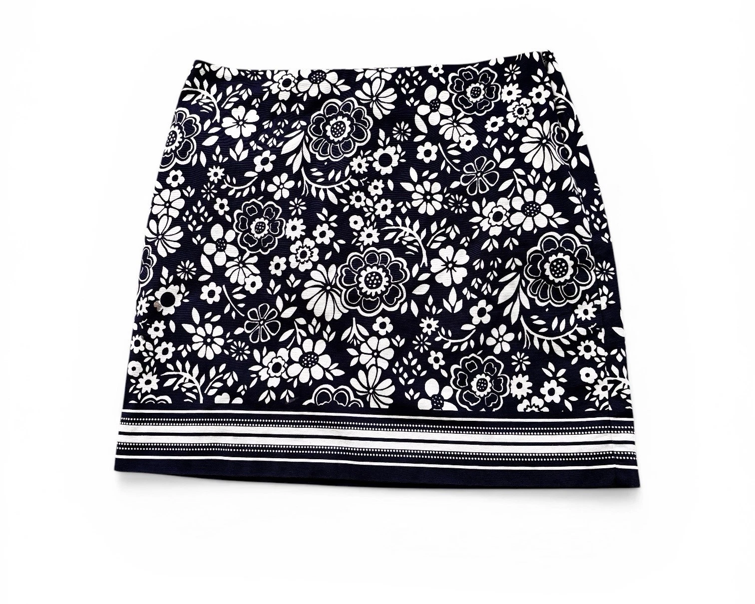 Talbots Size 16p Mini Skirt Comfort Stretch Navy and White Floral Print Preppy