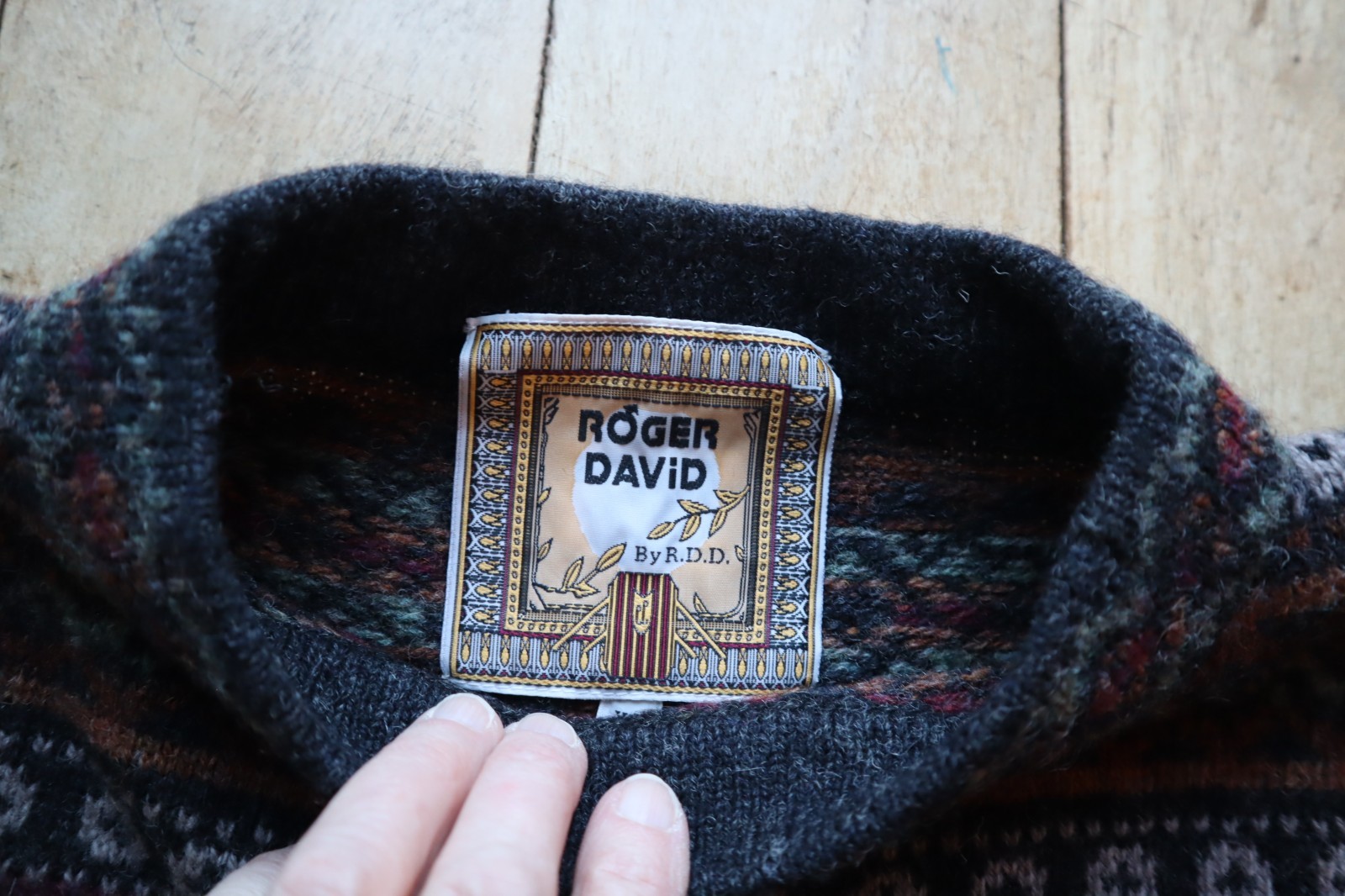 Multicolored Geometric Pattern Wool  ROGER DAVID … - image 3