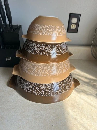 Vintage Pyrex WOODLAND Cinderella Nesting Bowls - 4 pc Set