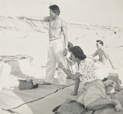 1950s Shirtless Handsome Asian Men Pointing & Woman at Beach Real Photo P20n25