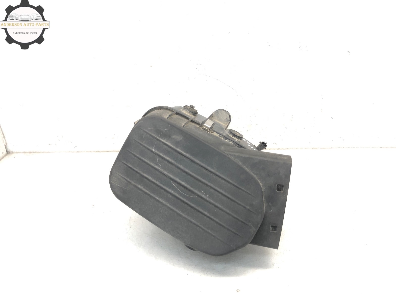 2017-2024 MASERATI LEVANTE LEFT DRIVER FRONT AIR INTAKE CLEANER FILTER BOX OEM