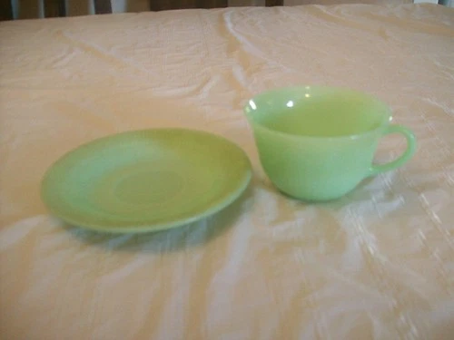 1 FIRE KING JADEITE "ALICE" CUP & 1 FIRE KING JADEITE "JANE RAY" SAUCER