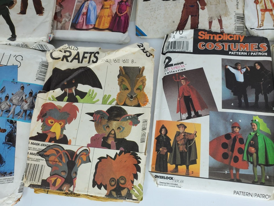 Lot of 17 Vintage 1960s & 1970s Simplicity, McCall's, Butterick Sewing Patterns - Image 4 of 4