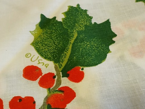 2 Vera Neumann Napkins Wht w/Red Holly Berries-Green Leaves 16"x16" Cot or Blend - Bild 5 von 15