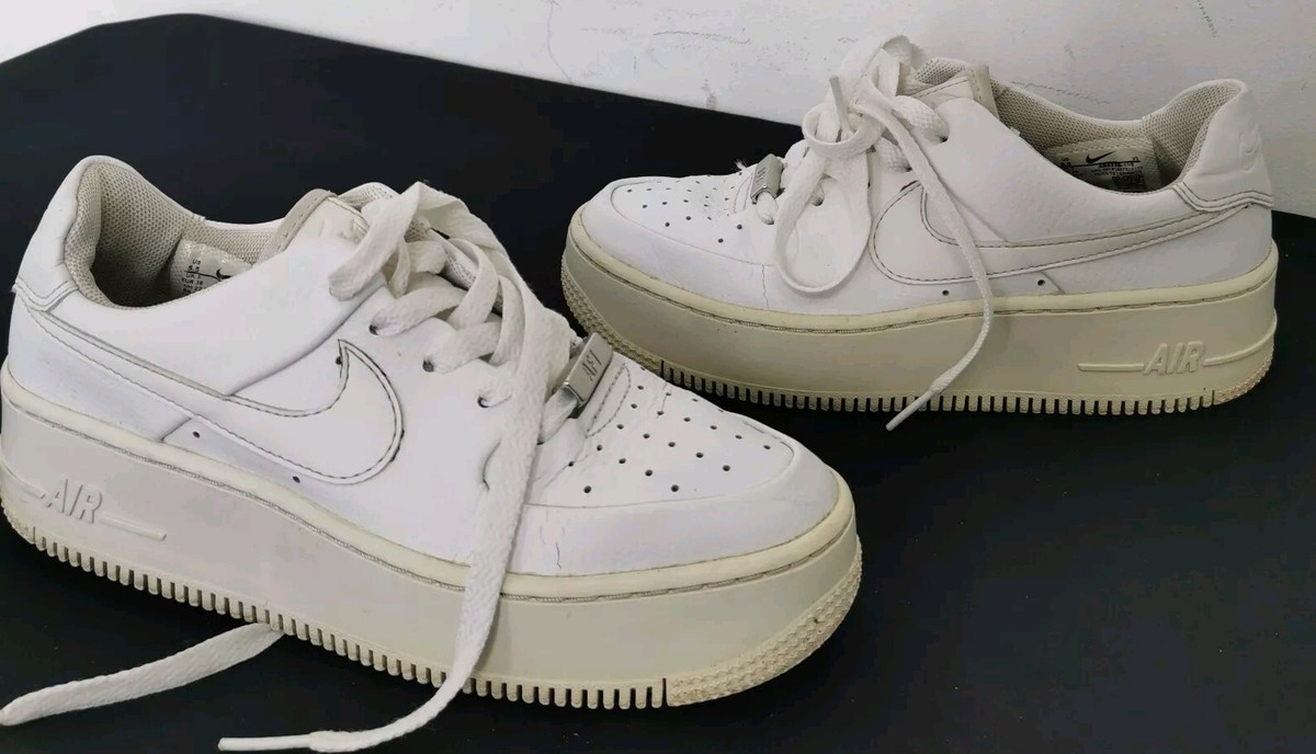 nike women's air force 1 sage low trainer
