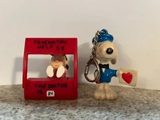 2001 Basic Fun Peanuts Charlie Brown-- Lucy & Snoopy Keychain Lot Of 2