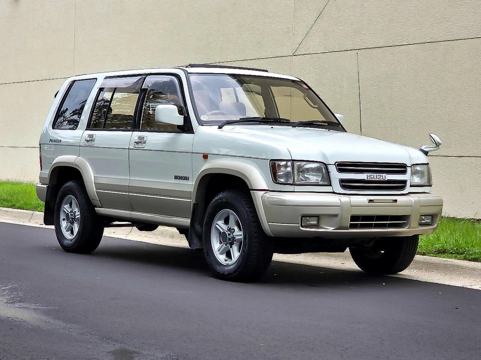 Isuzu Trooper Bighorn Plasir Long 2000 Foto 3 de 4