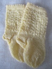 Alte Puppenstrümpfe in gelb,handarbeit  ( 26 )