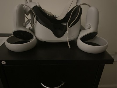 Meta Quest 2 Virtual Reality Headset 128GB with Touch Controllers White