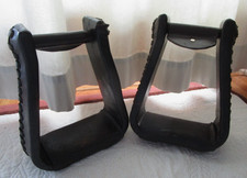 5 1/2" WESTERN OVERSIZED ROPER STIRRUPS, 3" TOP, 3" TREAD, 7" HEIGHT