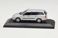 FOCUS004 Ford Focus Turnier Silver Minichamps 1/43