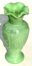 PETIT VASE ANCIEN - OPALINE DE FOIRE - COULEUR JADÉITE