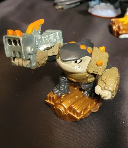 Lot Of 10 Skylander Figures And 2 Power Portals - Picture 7 of 12