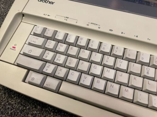 Retro Brother AX-100 Electric Typewriter Good Condition Pat Tested and Print - Picture 4 of 20