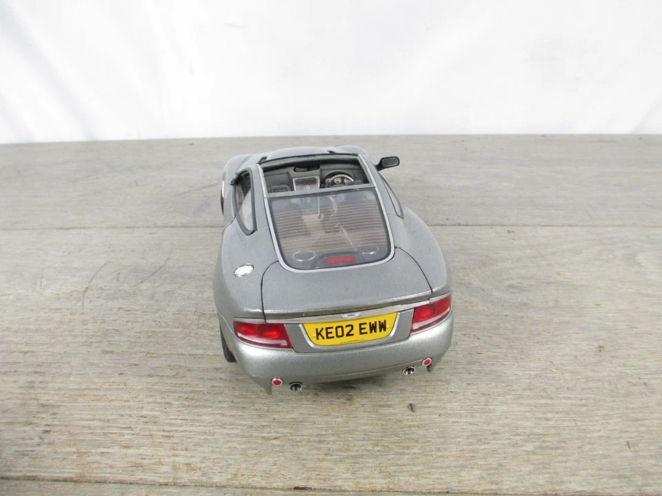 The Beanstalk Group Aston Martin Silver 1:18 Scale Diecast Model Car **Read** - Image 3 of 4