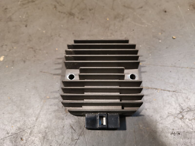 Kawasaki GPX 600 (ZX600) Gleichrichter Lichtmaschinenregler Regler Ladestrom