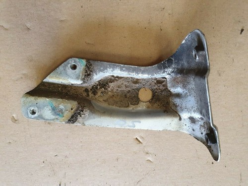 VW GOLF JETTA MK5 FRONT RIGHT SIDE WING SUPPORT BRACKET TRIM SILVER 1K6821136