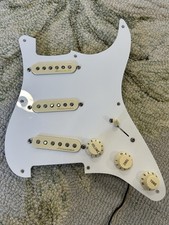 Fender Noiseless Stratocaster loaded pickguard Pickups