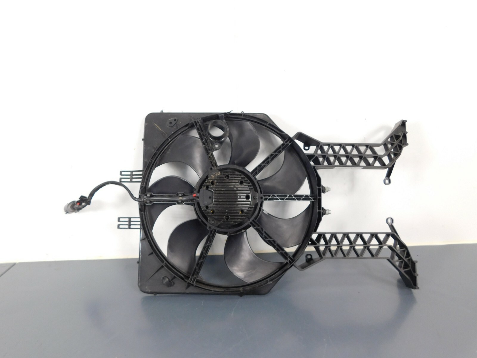 2019 15 16 18 McLaren 570GT4 570 GT4 Rear Radiator Cooling Fan Assembly #5995 A8