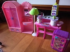Barbie Möbel Schrank rosa Schminktisch Lampe Schlafzimmer