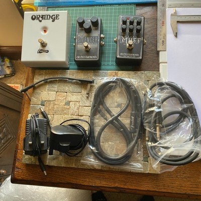 ELEKTRO-OBERSCHWINGUNGEN x 2 MIT KABELN & STROMKABELN.