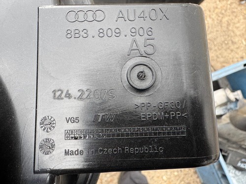 Audi A5 2025 Fuel tank door cap 8B3809906 Petrol - Picture 8 of 9