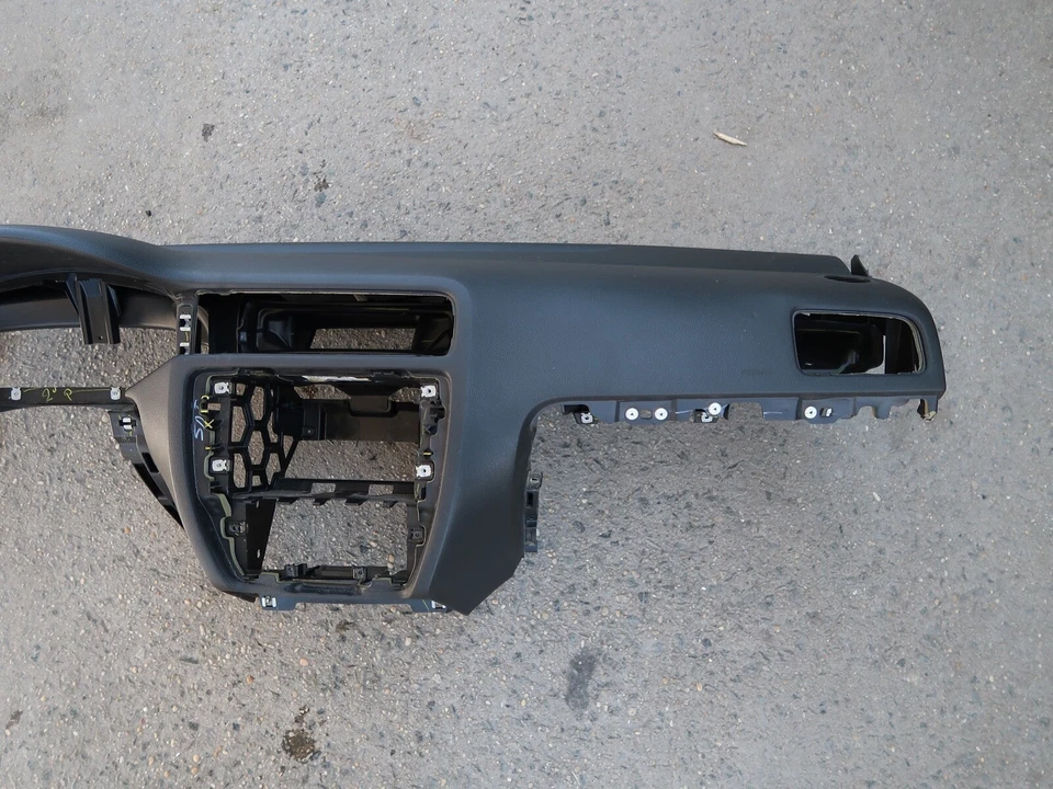 2011-2018 VOLKSWAGEN JETTA GLI GENUINE DASHBOARD INSTRUMENT PANEL ASSEMBLY OEM - Image 3 of 4