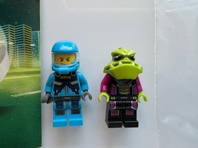LEGO Space: Alien Striker (7049) - 100% Complete W/ Manual No Box