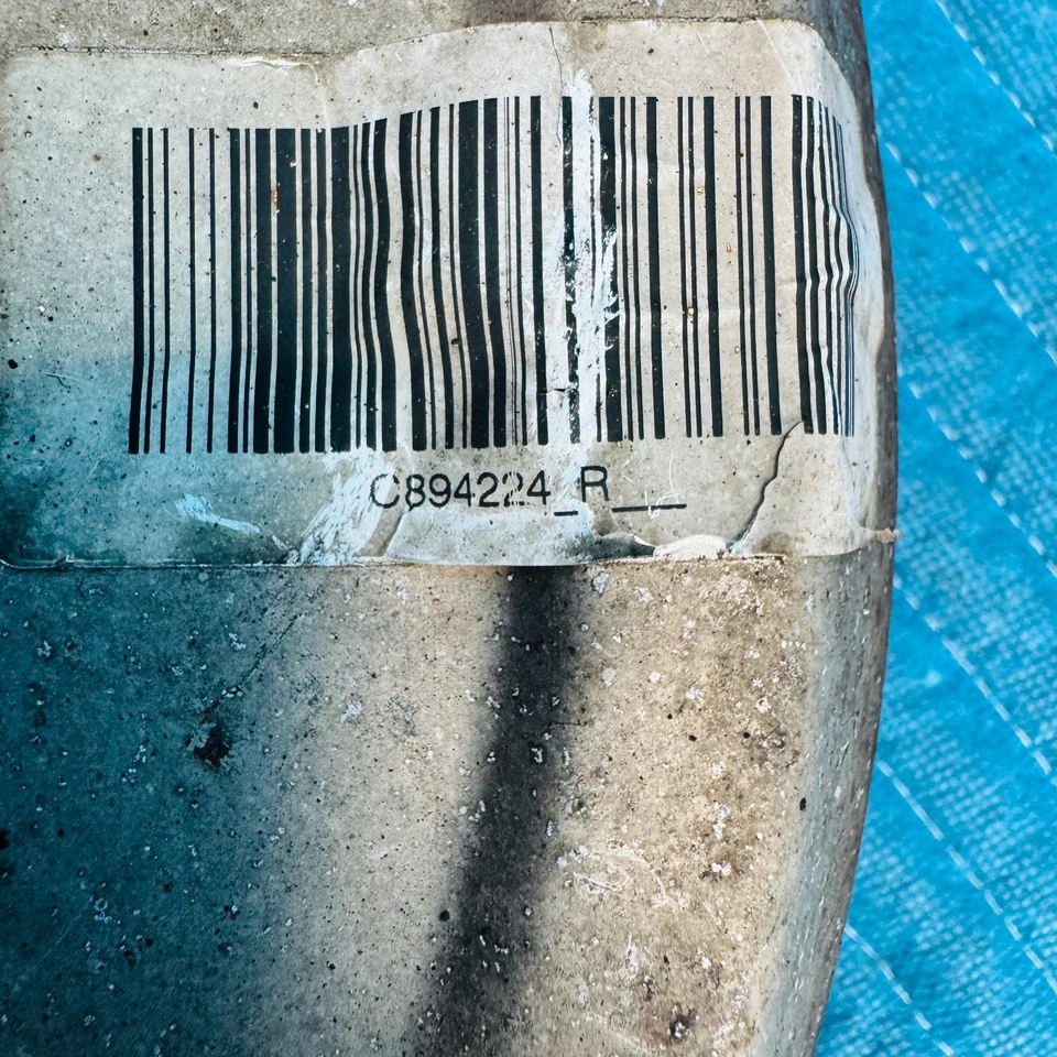 BMW 650i xDrive 2012-2017 conjunto de buje de nudillo de pasajero trasero derecho OEM 6796146 Foto 2 de 4