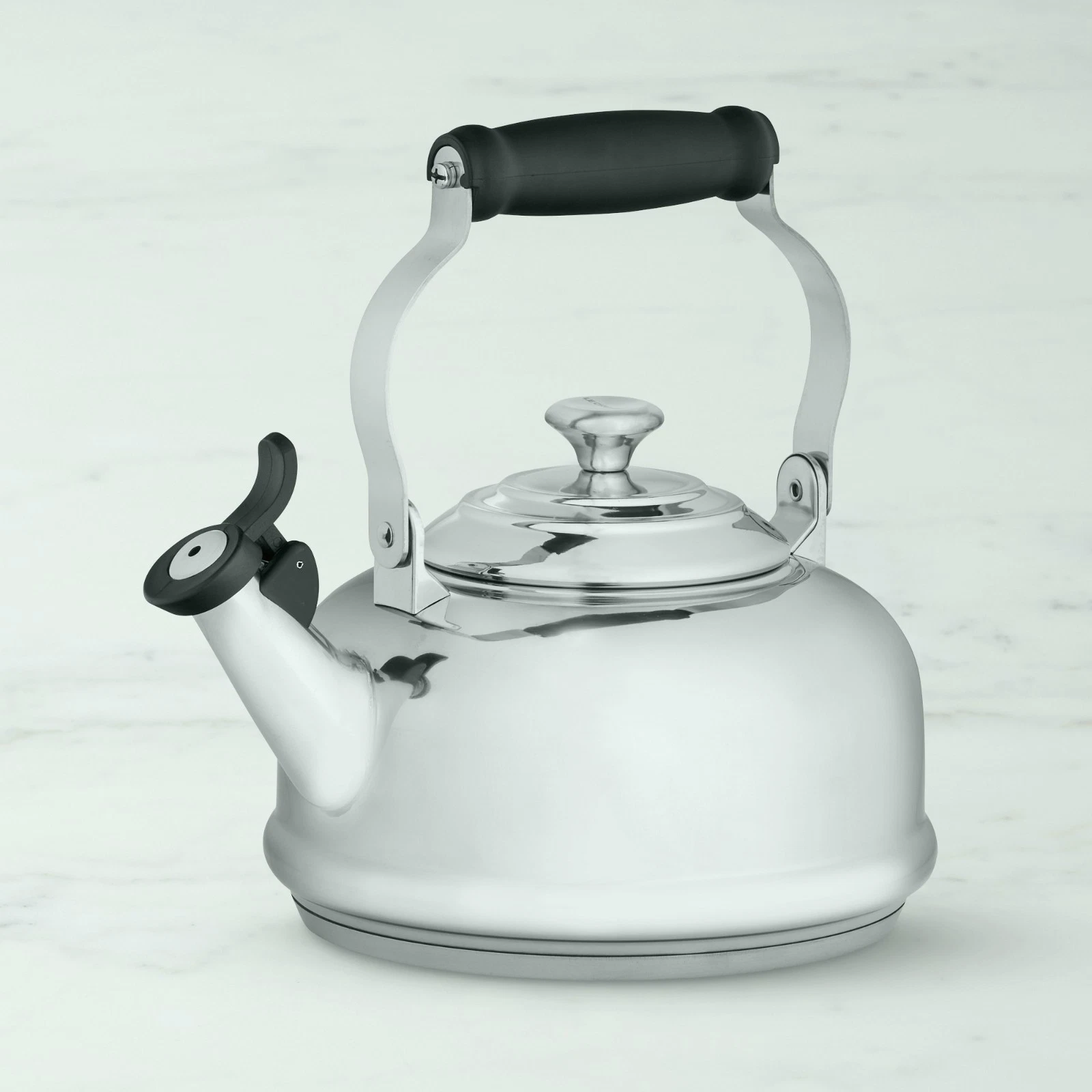 Le Creuset Classic Stainless-Steel Tea Kettle - Thumbnail 2