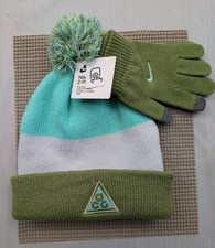 New Nike ACG Big Kids Boys Girls Youth Pom Pom Beanie / Gloves Set Stocking Cap