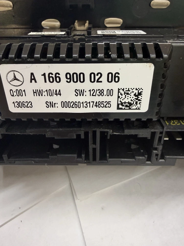 Controle de temperatura climática dianteiro Mercedes-Benz GL450 2014-2016 zona dupla fabricante de equipamento original - Imagem 3 de 4