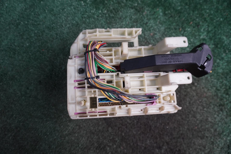 Volvo XC70 2005 2006 módulo de control de transmisión TCM OEM P30646719 Foto 2 de 4