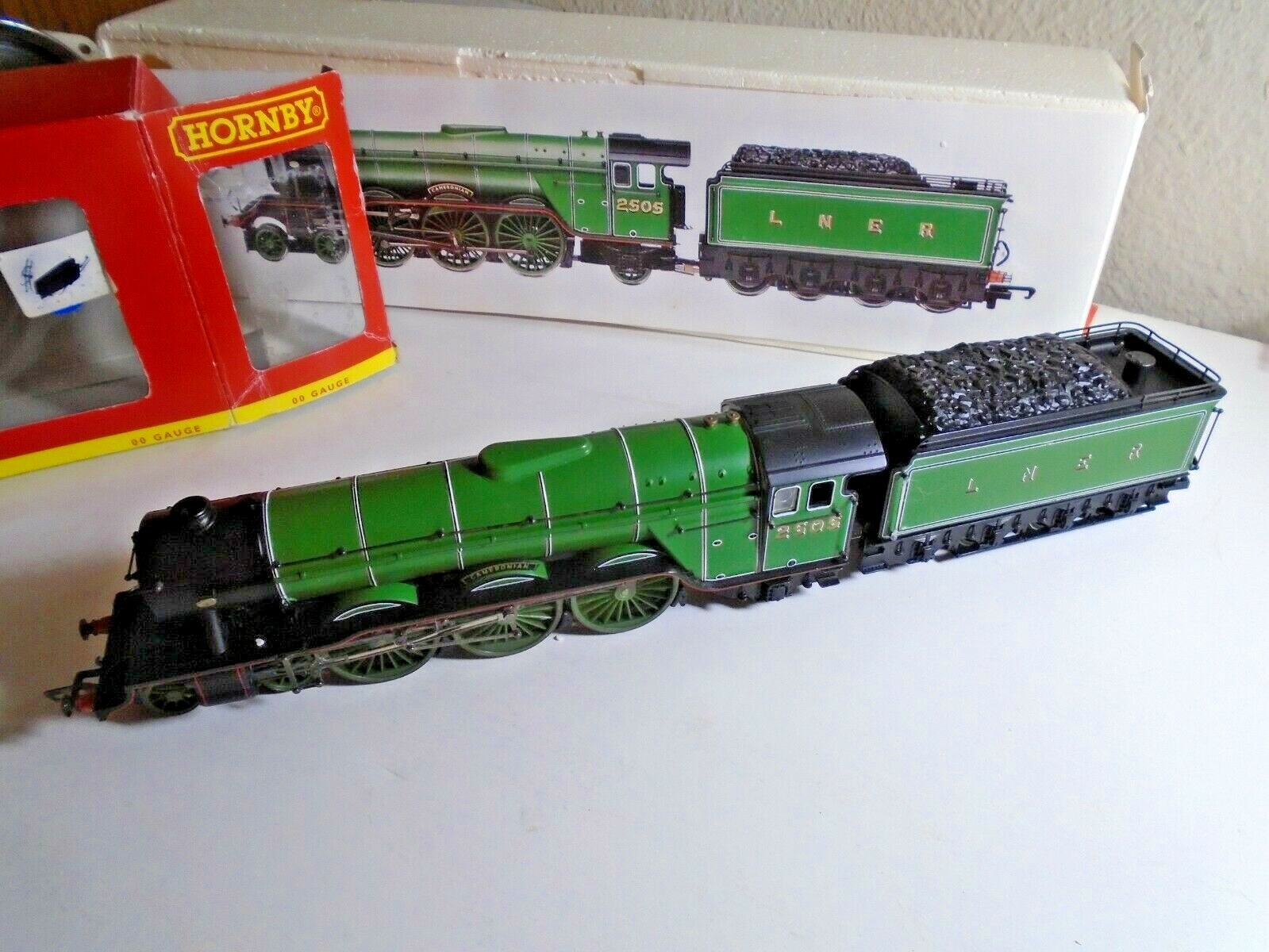 mallard 00 gauge train