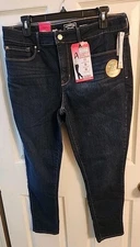 Signature by Levi Strauss NWT Totally Shaping Pull-on Skinny Sz 16 S 33"x 30"