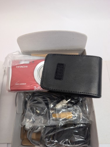 Hitachi HDC-1499ER point and shoot digital camera brand new in box
