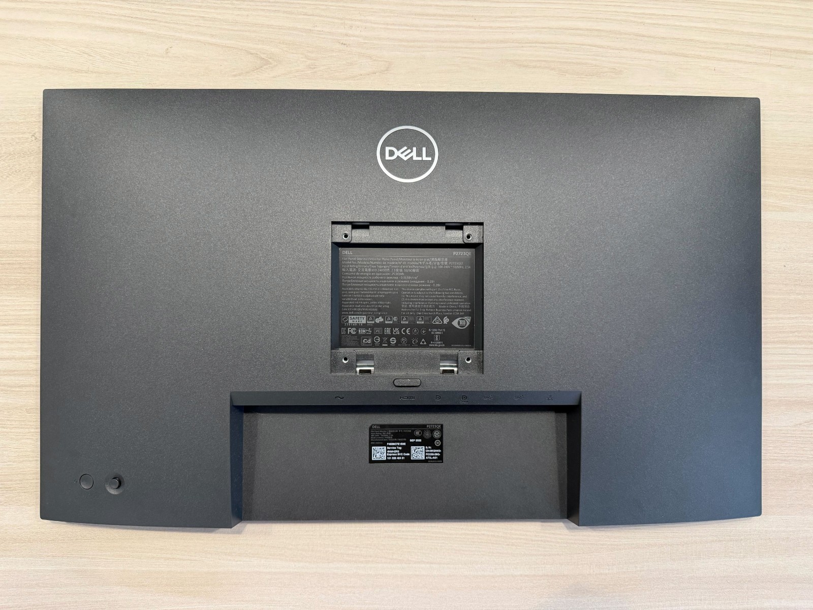 Dell P2723QE 27'' 4K UHD LCD Monitor 3840 x 2160 - Black