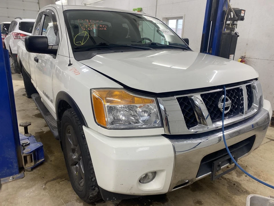 Conjunto de faros izquierdos usados se adapta a: Nissan Titan 2015 grado A izquierdo Foto 3 de 4