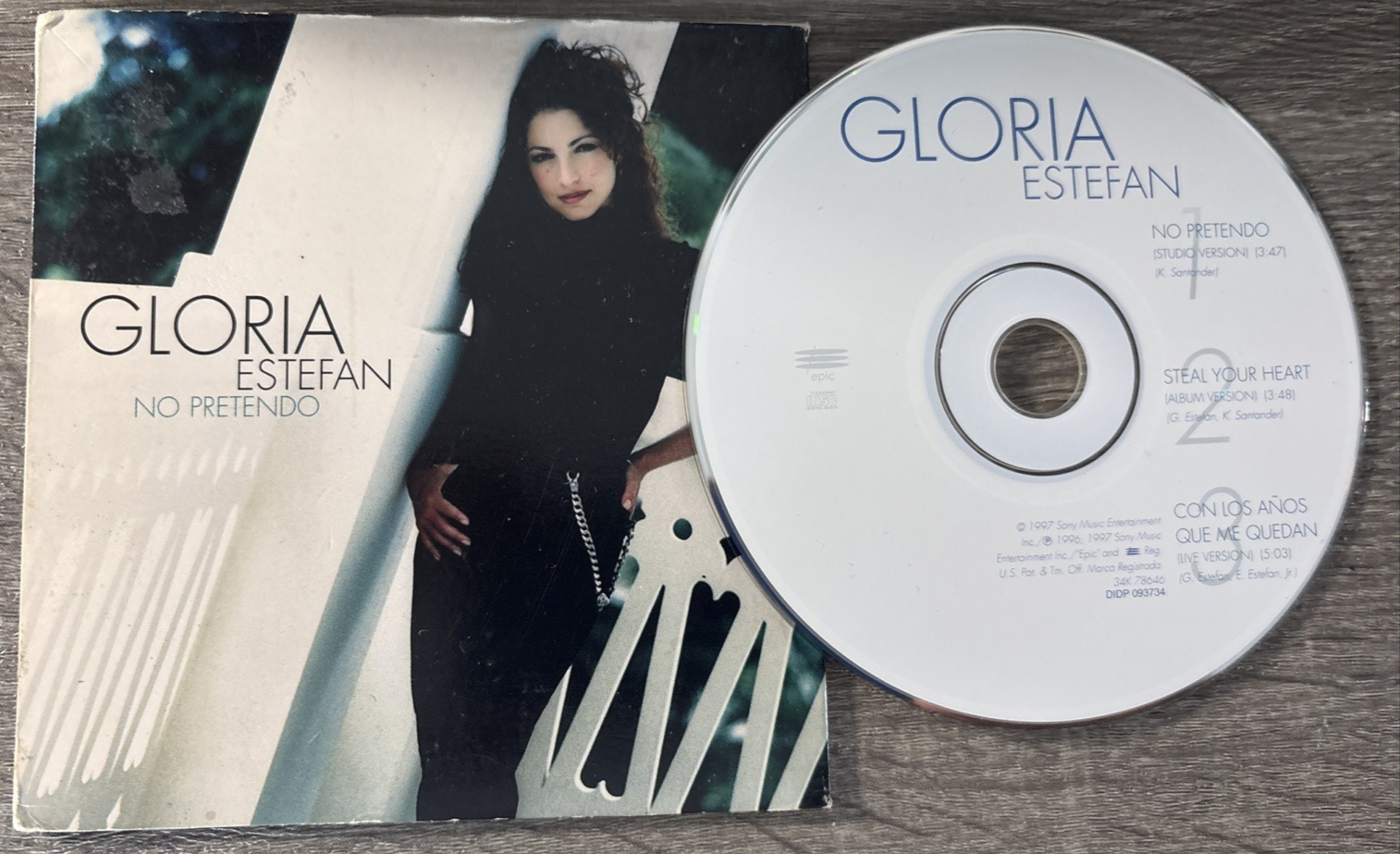 GLORIA ESTEFAN - No Pretendo : 3 Track CD Single 1977