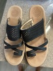Ugg australian lazer cut leather, wedge sandal, 6, toe loop, NWOT — photo 1