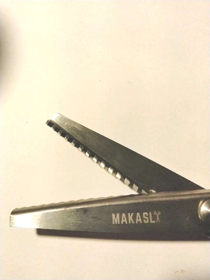Makasl 7 1/2" Pinking Shears Made for Sewing and Crafts - Image 2 of 3