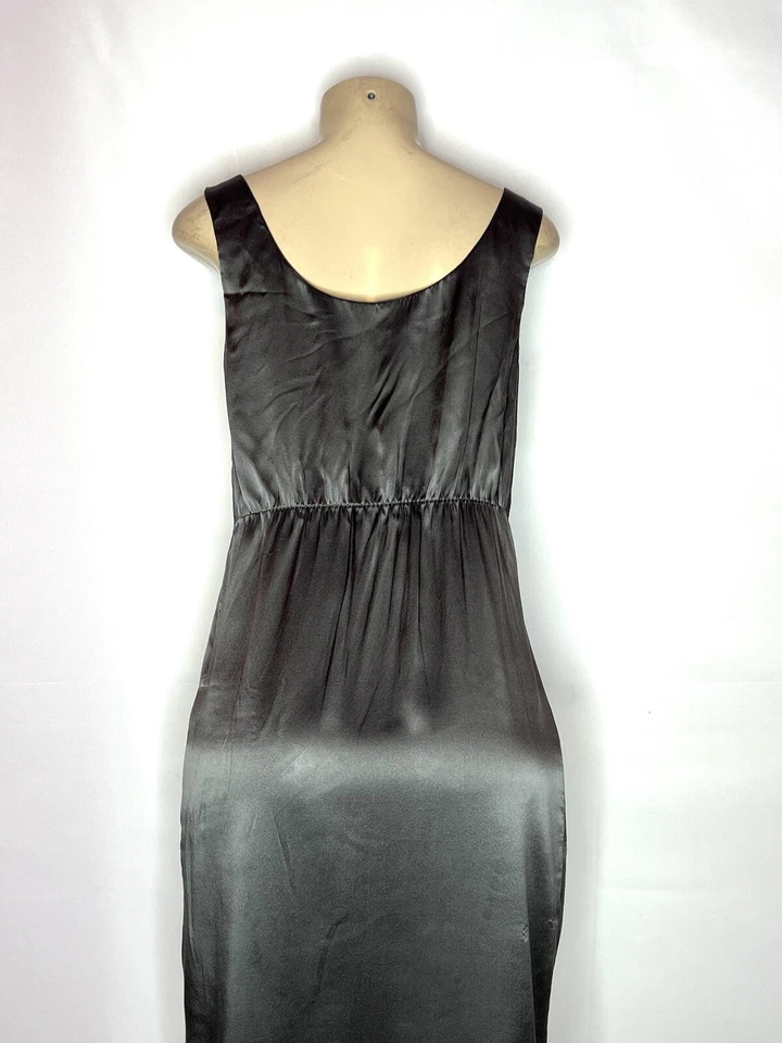 GRAHAM & SPENCER GRAY W/BLACK FLOWER ACCENT 100% SILK SIZE MED - Image 3 of 3