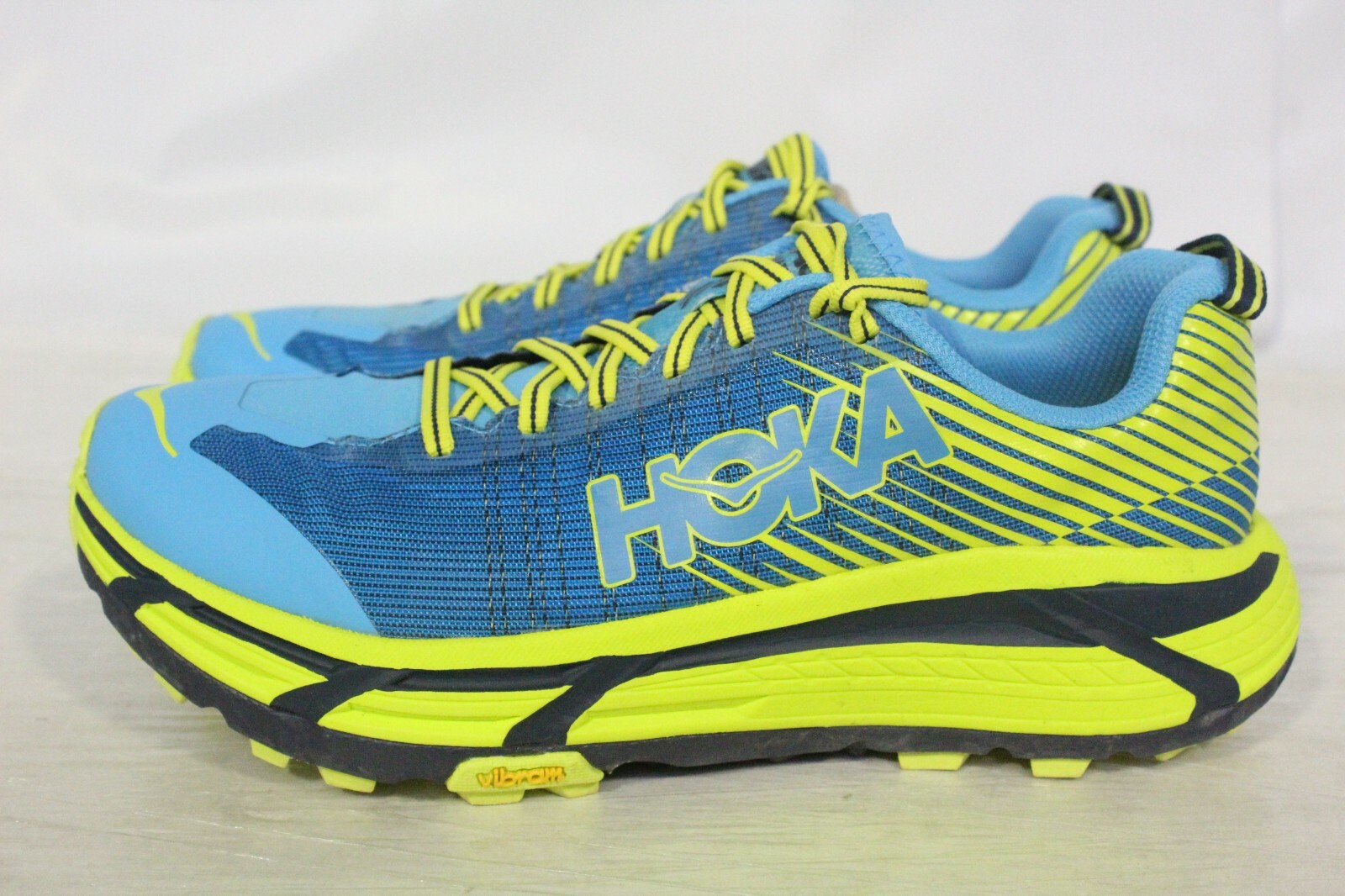 hoka arahi 2 women's size 8
