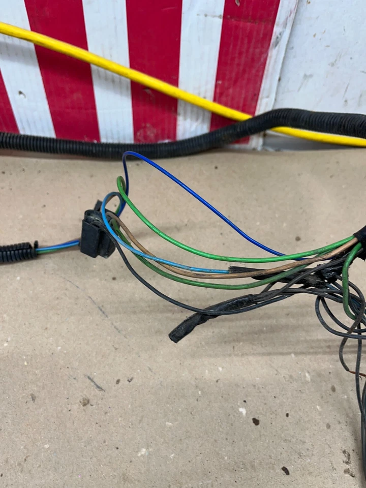 1981 85 86 87 GP MONTE CUTLASS REGAL HEADLIGHT BULKHEAD REPAIR WIRE WIRING HARNE - Image 4 of 4