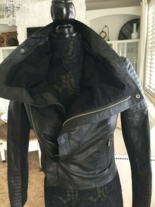 veda max leather jacket